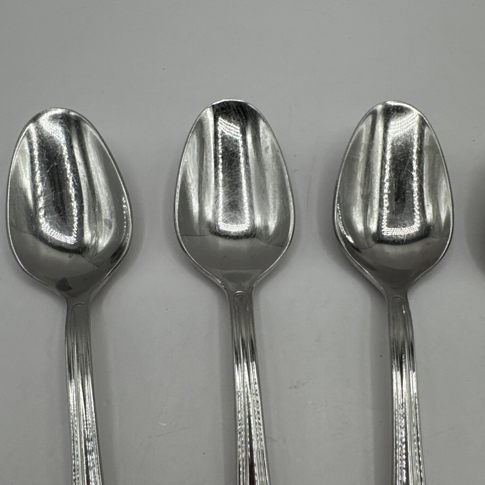 Oneida FLAMBE 4 Soup Spoons Glossy 18/10 Stainless Steel Flatware - Picture 3 of 7